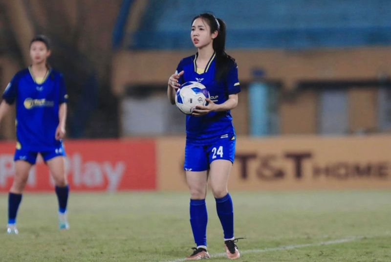 Cô được người hâm mộ yêu mến nhờ vẻ ngoài cuốn hút, tinh thần thi đấu máu lửa và phong cách hiện đại
