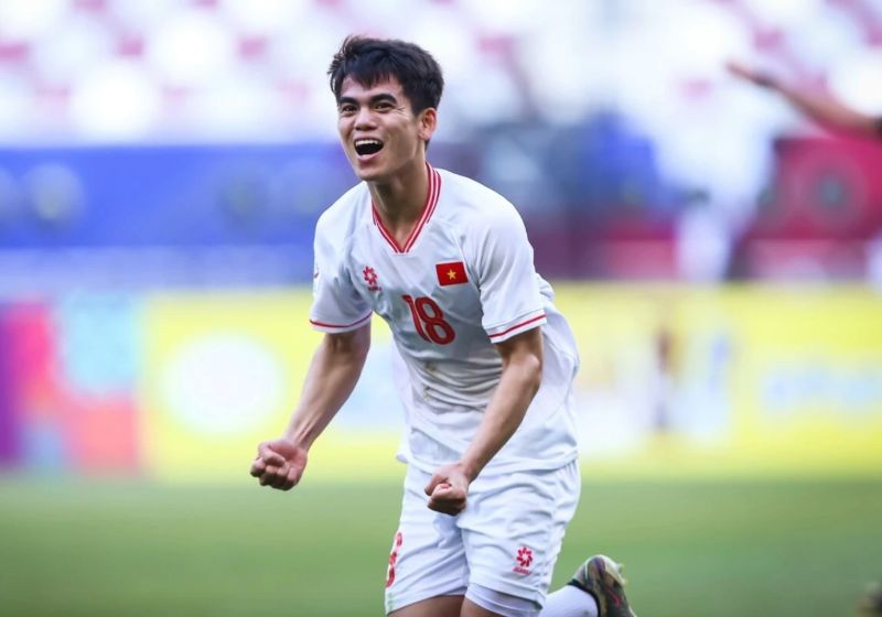 Văn Khang từng giữ vai trò trụ cột tại các đội U19, U20 và U23 Việt Nam