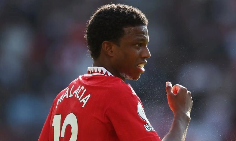 Cầu thủ người Hà Lan được đánh giá cao nhờ phong cách thi đấu hiện đại, phù hợp với triết lý của HLV Erik ten Hag