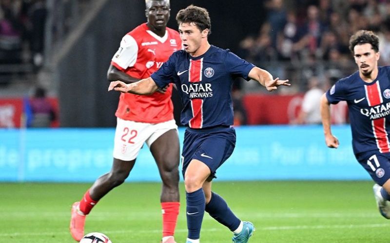 Chân sút trở thành mắt xích không thể thiếu trong sơ đồ của HLV Roger Schmidt.