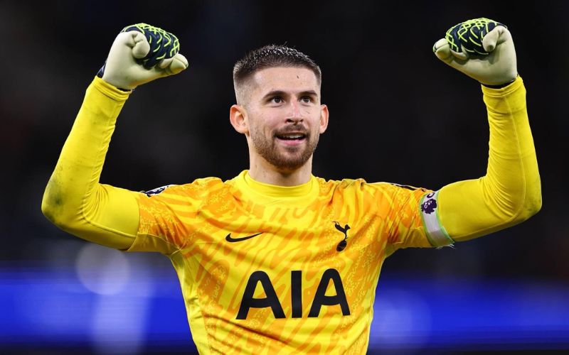 Guglielmo Vicario đang dần trở thành người gác đền hàng đầu tại Premier League.