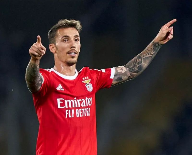 Với tốc độ, kỹ thuật và khả năng hỗ trợ tấn công, Alejandro Grimaldo trở thành trụ cột nơi hành lang trái